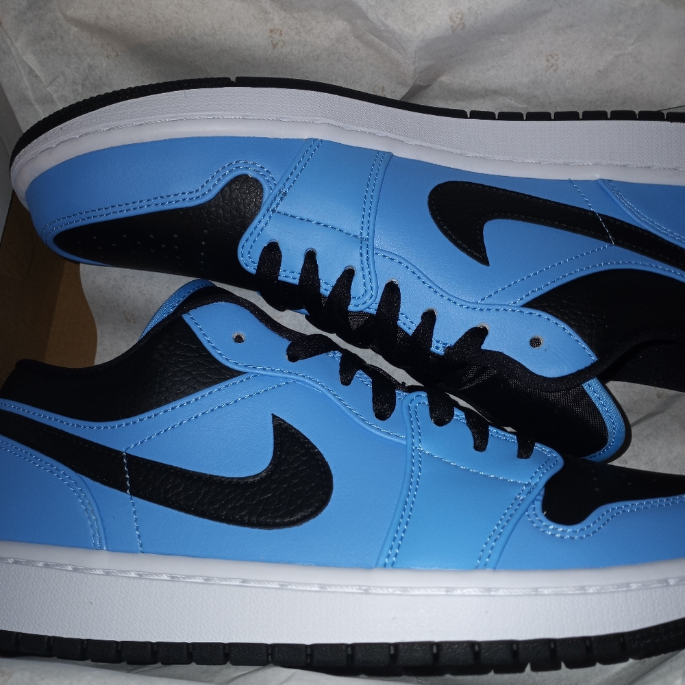 Air Jordan - Picture 2 of 4